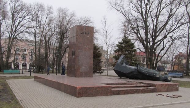 Снос памятника Ленину в Запорожской области обернулся уголовным делом