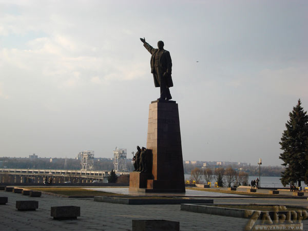 Большинство запорожцев не против памятника Ленину