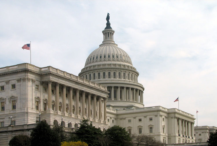 Конгресс США принял резолюцию о летальном оружии для Украины