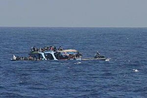В Средиземном море в результате крушения судна погибло более 700 мигрантов