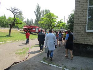 Запорожских детей учили эвакуироваться из заминированной школы
