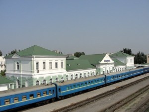 В курортный сезон в Бердянск будет ходить дополнительный ночной поезд