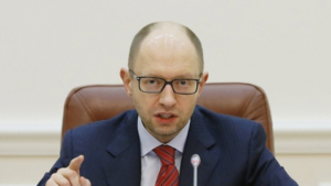 Яценюк сделал предвыборное предложение Порошенко