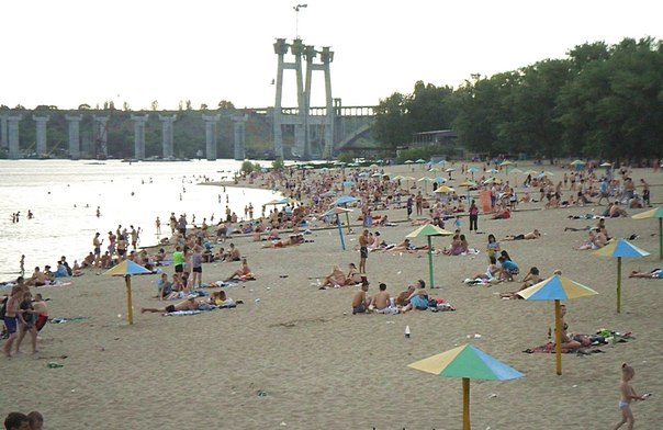Из семнадцати запорожских пляжей только три открыты официально