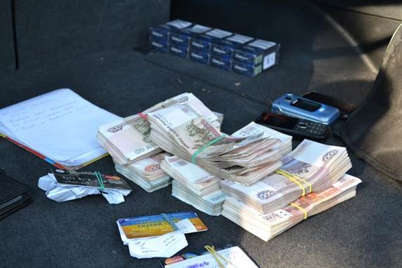 В СБУ обнародовали видео задержания машины с деньгами для оккупированных территорий Донбасса