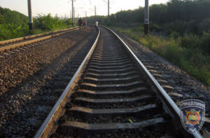 В Харьковской области поезд сбил трех подростков