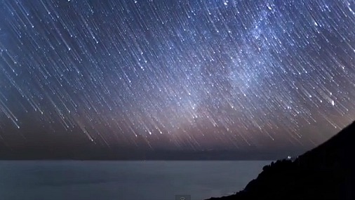 Сегодня ночью каждый час будут падать сотни метеоритов