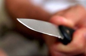 Сожитель изрезал женщину в Акимовском районе
