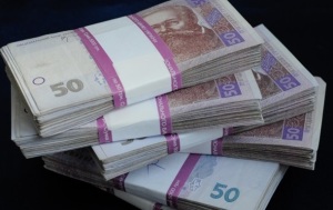 Киев выделил деньги на выплату зарплат бюджетникам. Область поделилась честно