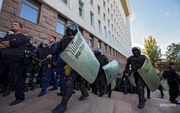 Экс-премьера Молдовы арестовали в здании парламента