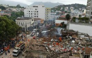 Взрыв в Рио-де-Жанейро разрушил десятки домов