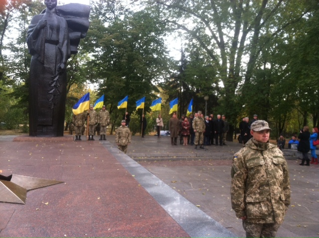 В Запорожье ко Дню защитника Украины прошел торжественный митинг