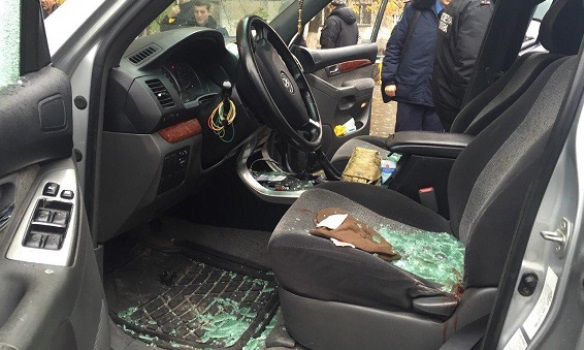 В Киеве неизвестные стреляли по внедорожнику: есть раненый