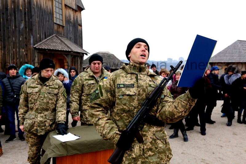 Около 200 солдат приняли присягу в Запорожье
