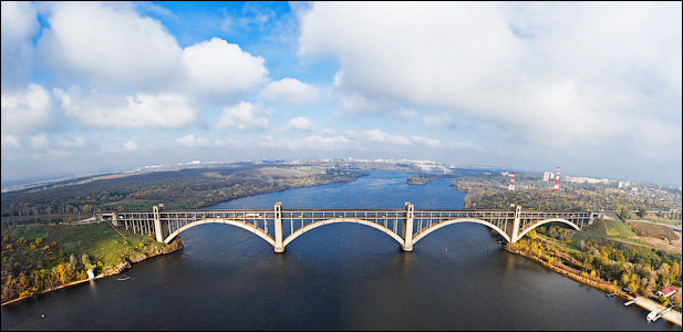 День в истории: В Запорожье достроили мосты и выбрали второго мэра