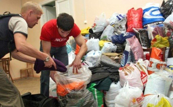 В Бердянске передали 4 тонны помощи переселенцам