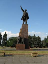 Запорожские депутаты решат, когду снесут памятники Ленину и Дзержинскому