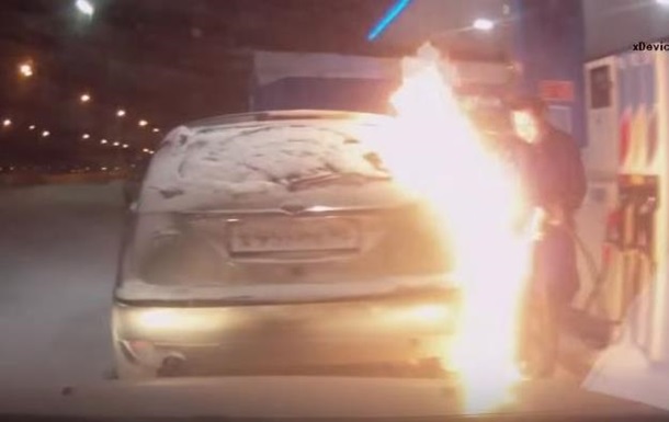 Россиянка устроила пожар на автозаправке