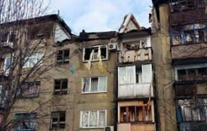 На Донбассе в многоэтажке произошел взрыв, под завалами остается ребенок