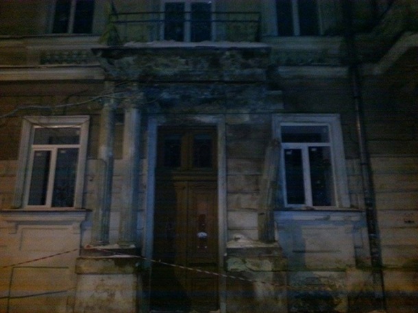 В центре Одессы обрушился фасад школы