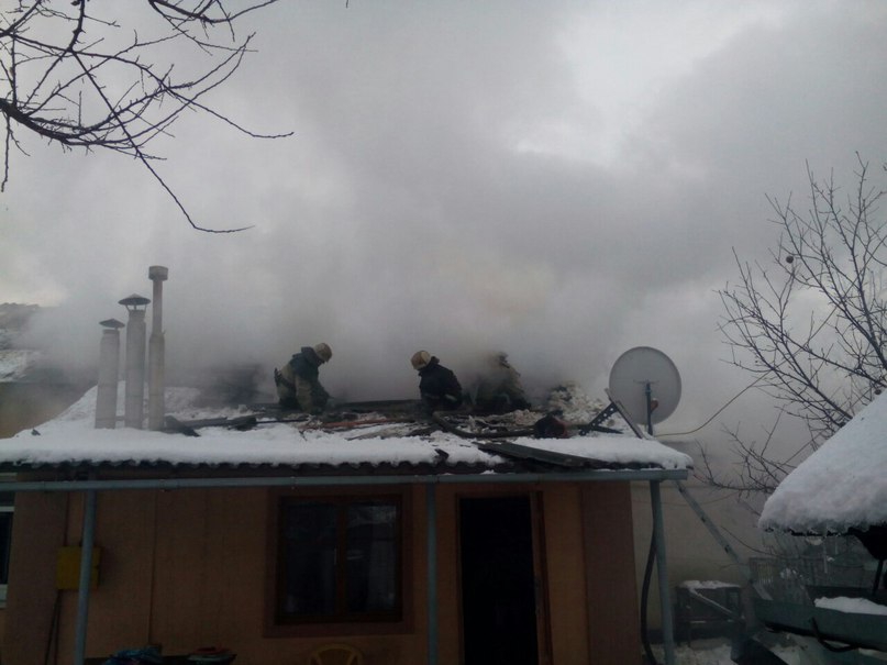 В Ленинском районе Запорожья горел жилой дом