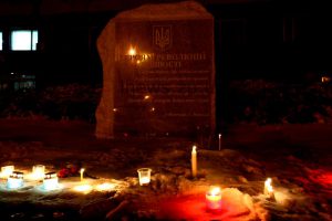 Запорожцы зажгли свечи в память о разгоне Майдана