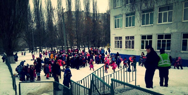 В первый день после каникул в Харькове заминировали школу