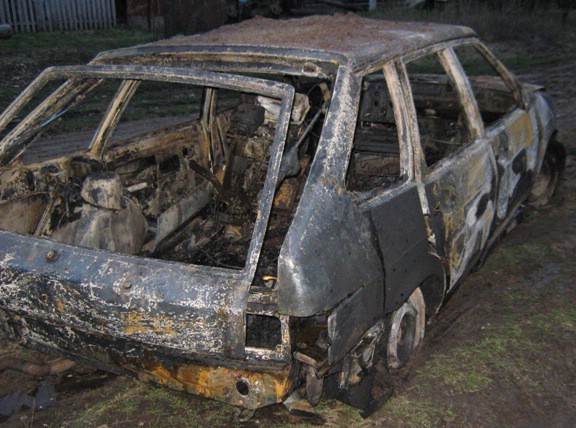 В Ленинском районе горел автомобиль