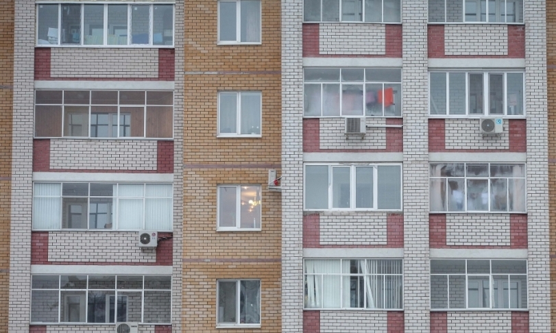 В Орехове женщина оказалась заблокирована на балконе