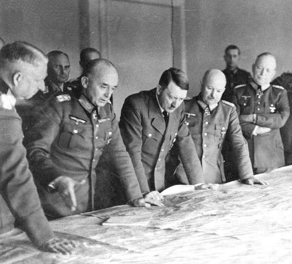 День в истории: Гитлер посетил Запорожье