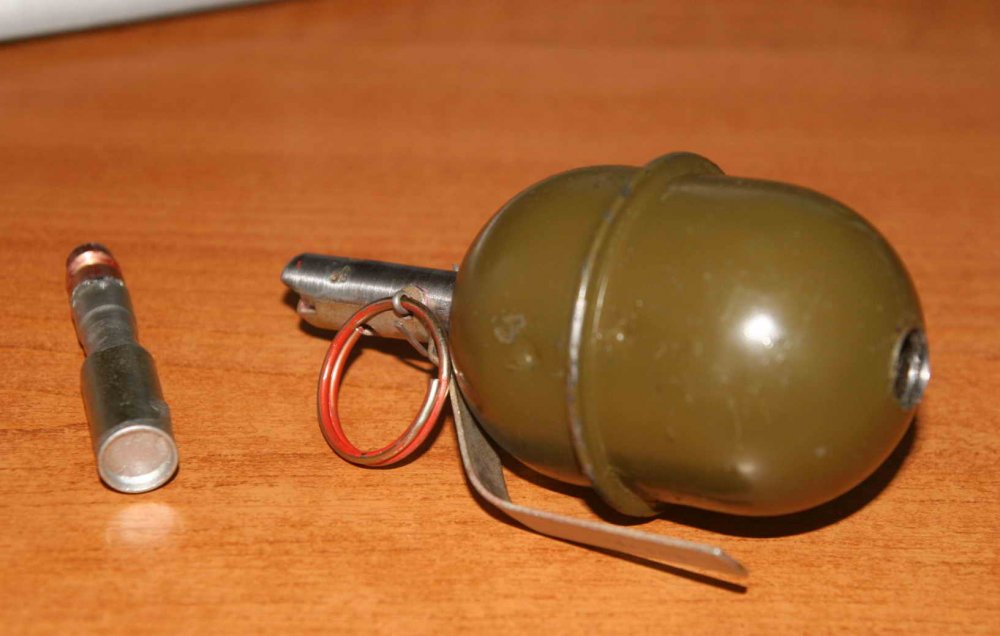 Житель Запорожья «коллекционировал» патроны и гранаты