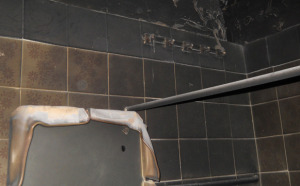 На Бабурке спасатели тушили ванную комнату