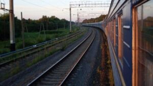  У Запоріжжі молодий чоловік потрапив під потяг: він перебуває у тяжкому стані 