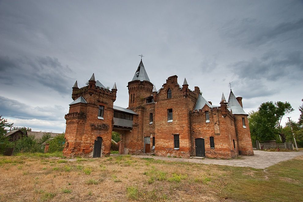 На реконструкцию замка Попова нужно около 40 млн грн