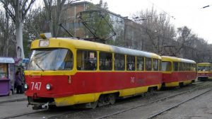 В Запорожье на поминальные дни запустят дополнительные трамвайные и автобусные маршруты – расписание и цены за проезд