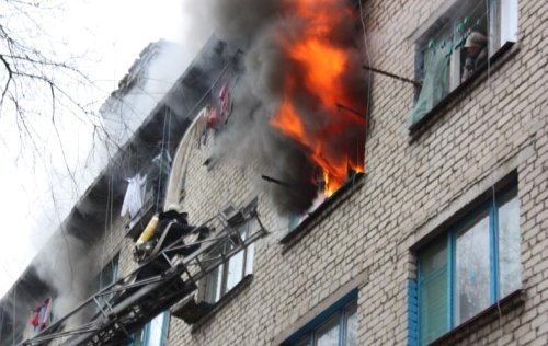 Запорожские спасатели ликвидировали пожар в общежитии