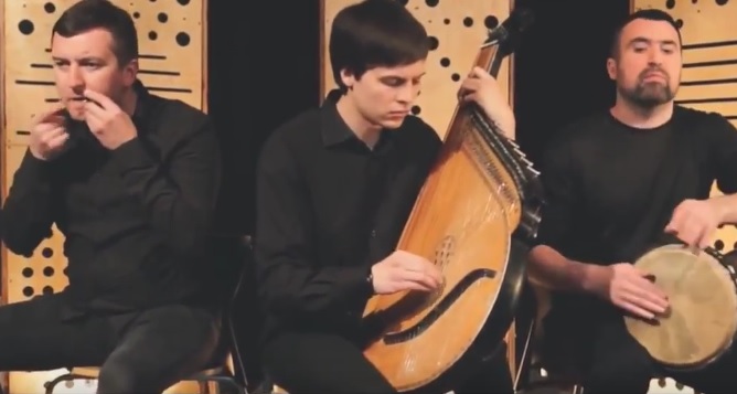 Песню Джамалы исполнили на украинских народных инструментах