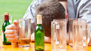 Запорожцы празднуют: На фоне злоупотребления алкоголем в регионе уже зафиксировано несколько правонарушений