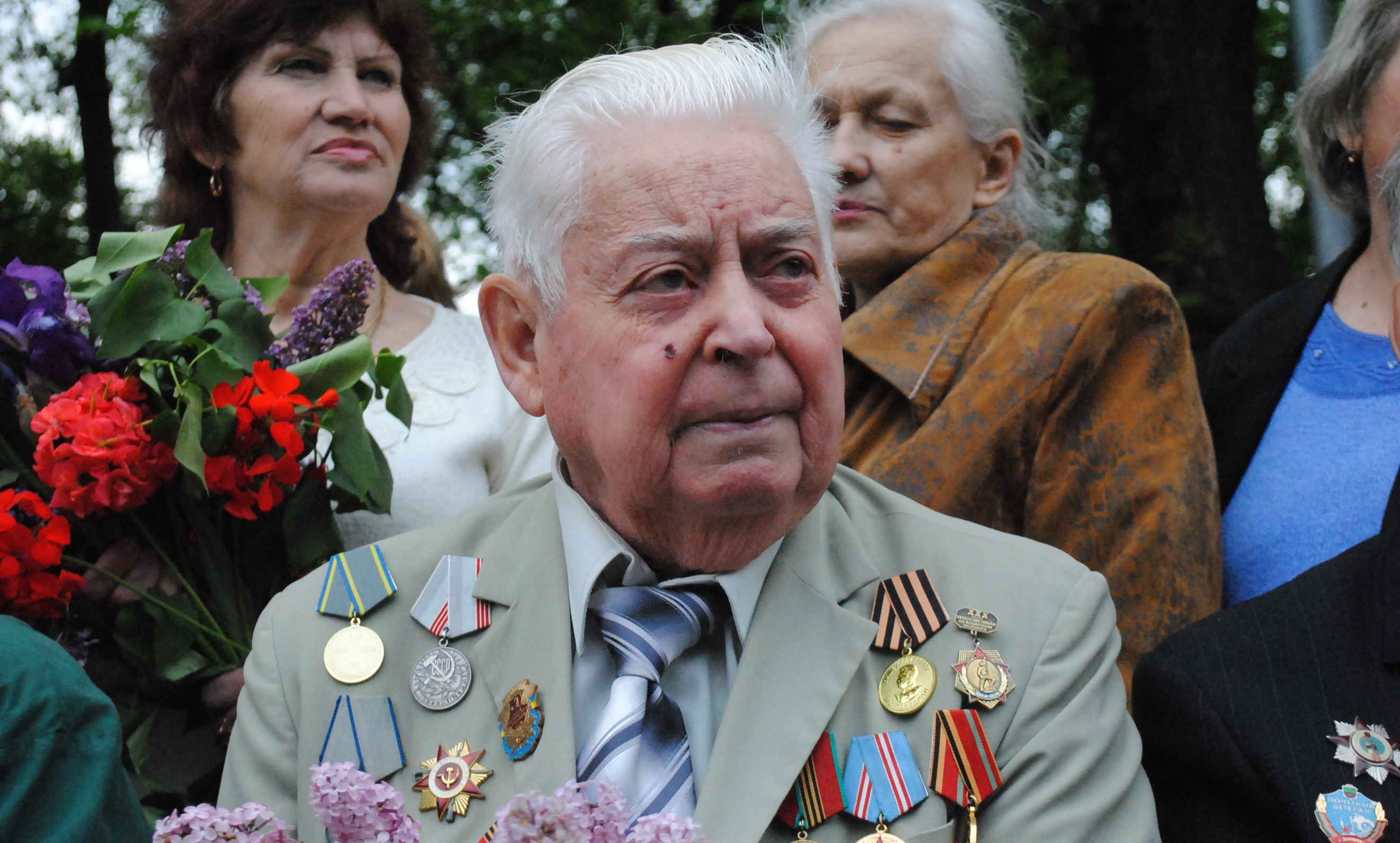 В Запорожье чтят память погибших бойцов и мечтают об еще одном Дне Победы