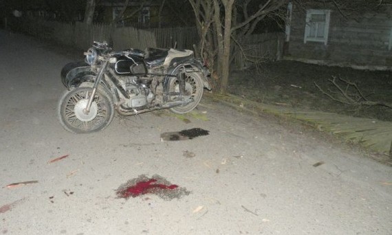 В Запорожской области мотоциклист врезался в столб - водитель погиб на месте
