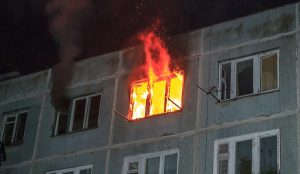 В Бердянске горела квартира: Мужчина с ожогами и отравлением в больнице