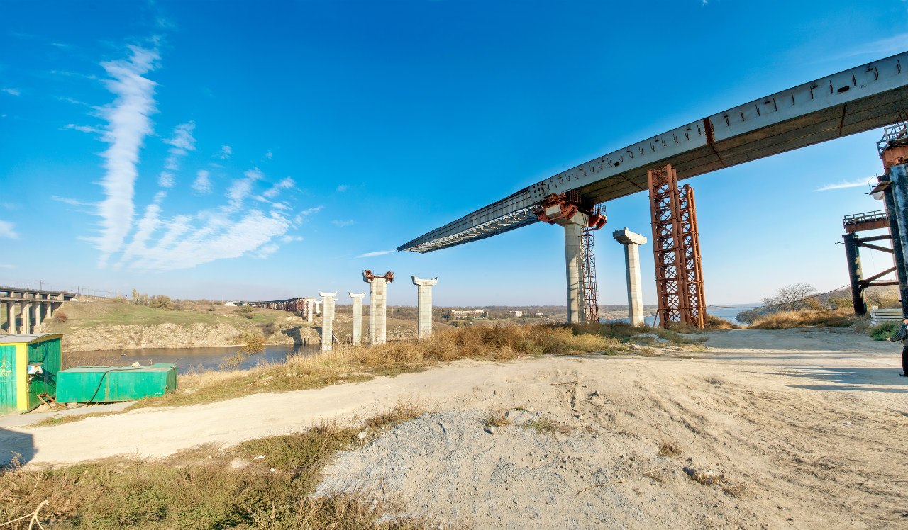 В Запорожье собираются возобновить строительство мостов