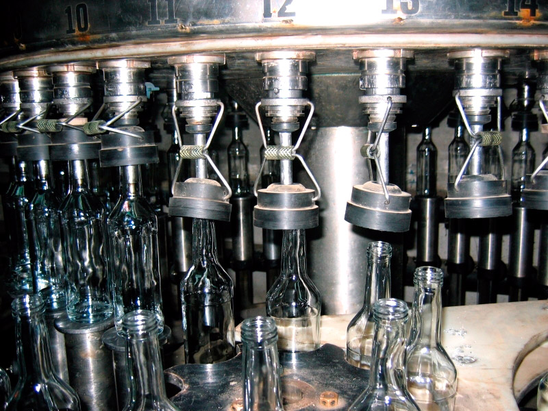 В Мелитополе обнаружили подпольный цех по производству спиртного