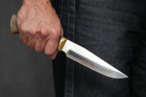 Запорожец ударил своего сына ножом