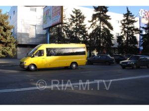 В Запорожской области у маршрутки с пассажирами вырвало колесо - ФОТО