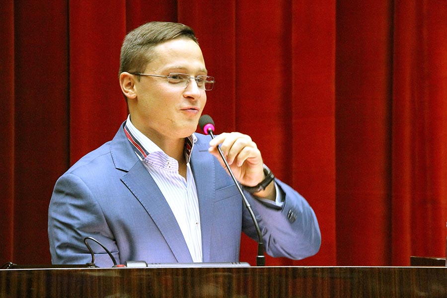 Заместитель Самардака предложил депутату облсовета сложить мандат