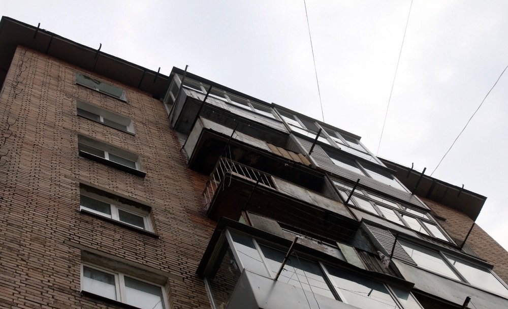 В Запорожской области мужчина выпал с балкона