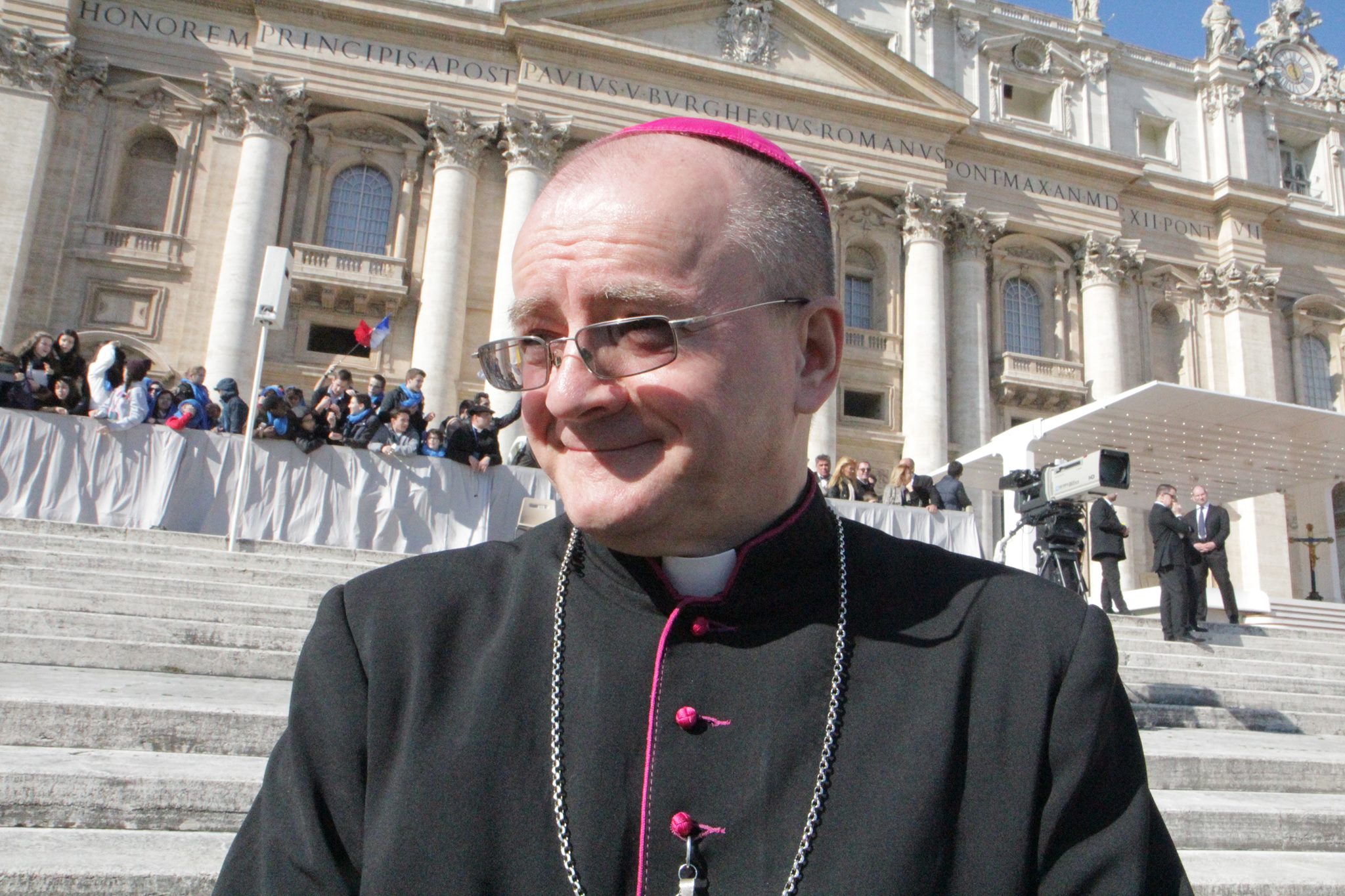Запорожский епископ распределит собранные Папой Римским 10 миллионов евро для Украины