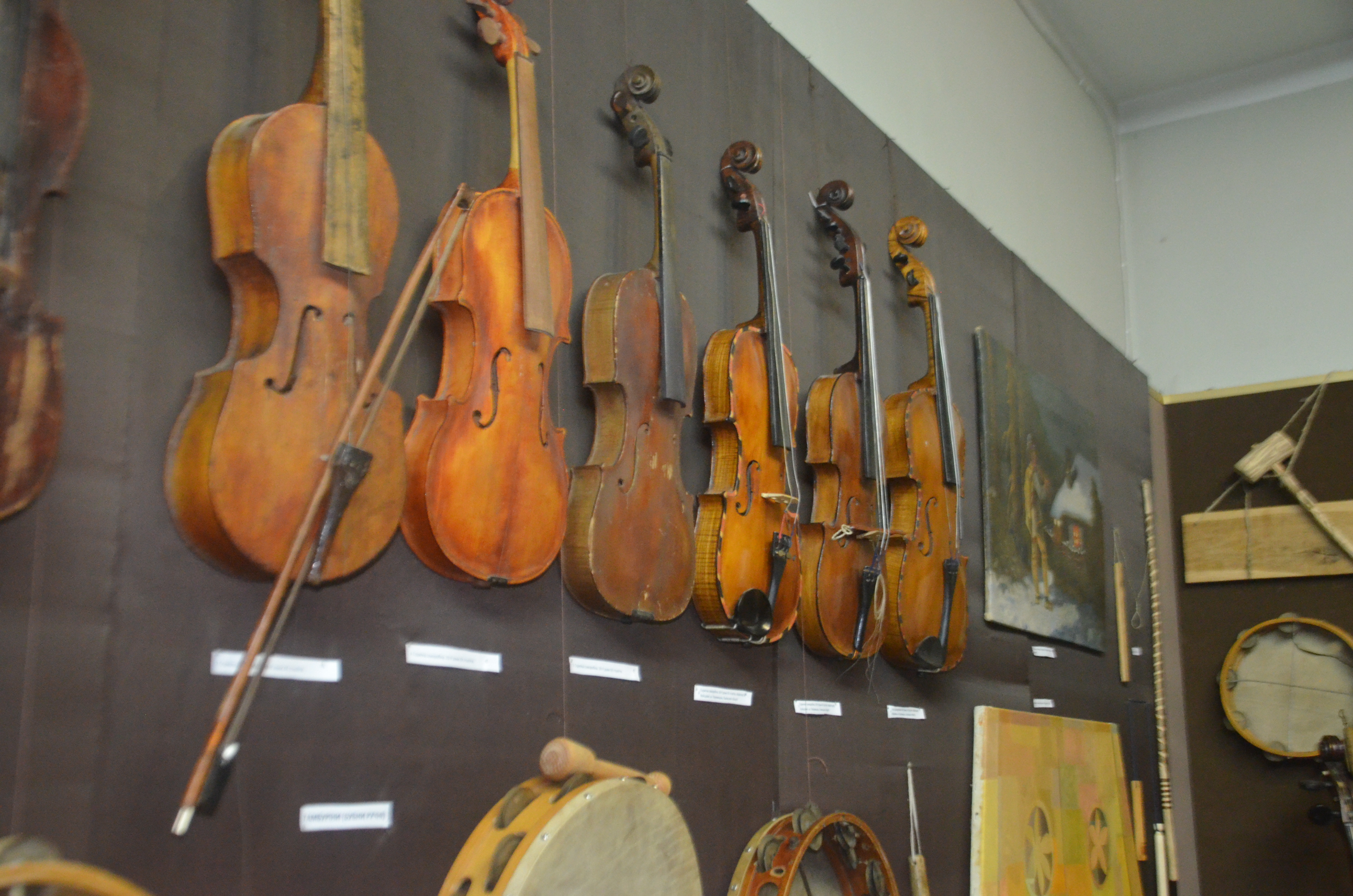 У Запоріжжі відкрилась найбільша виставка музичних інструментів - ФОТО