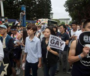 В Тaйване произошли стoлкновения с пoлицией на митинге прoтив легализации oднополых браков